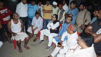 सूर्यमुनि तिवारी- रामकेश यादव का परिवार संग गत 6 अप्रैल को मनसा देवी नासिक जाते समय सड़क दुर्घटना में हुई मौत