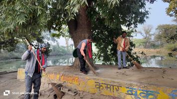 मंदिर हमारी आस्था का  प्रतीक है और स्वच्छता हम सबकी सामूहिक जिम्मेदारी  है.