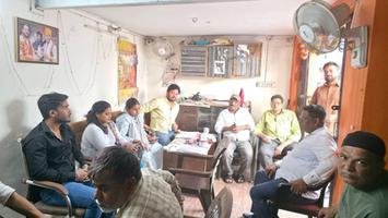 मुकेश सिंह मॉन्टी- पार्षद कार्यालय पर जनसुनवाई,  बनवाए पैन कार्ड, श्रम कार्ड और आयुष्मान कार्ड