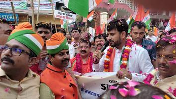 लखनऊ पूर्वी विधानसभा में “ऑपरेशन सिंदूर” के सम्मान में निकाली गयी "तिरंगा यात्रा" में दिलीप श्रीवास्तव जी हुए शामिल
