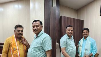 डी.पी भारती-  तपन जौहर एवं चरण सिंह सागर से भेंट कर दी शुभकामनाएं