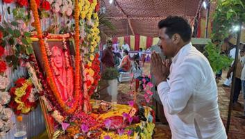 सूर्यमुनि तिवारी-  जिला पंचायत सदस्य गोपाल सिंह की माता के तेरहवीं संस्कार में सम्मिलित होकर अर्पित किया श्रद्धांजलि