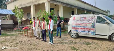 स्व. बृजलाल कुशवाहा जी की  याद में विद्यालय परिसर कुलकुम्हारी  बांदा में लगाए गए कदम और अशोक के पांच पौधे