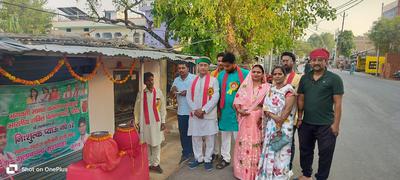 अक्षय तृतीया के पावन अवसर पर कई स्थानों में गुलाबचंद्र कुशवाहा जि द्वारा खोले गए प्याऊ