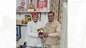 डी.पी. भारती-   लखनऊ में डॉ. लाल जी प्रसाद निर्मल से की आत्मीय भेंट, सामाजिक सरोकारों पर हुई चर्चा