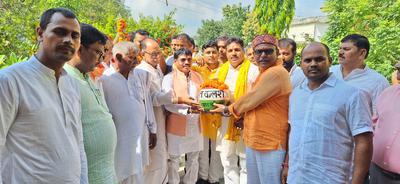 सूर्यमुनी तिवारी- 'मेरी माटी, मेरा देश' अभियान के अंतर्गत निकाली गयी कलश यात्रा में हुए शामिल