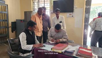 श्यामलाल  जोकचंद्र-  पिपलिया मंडी अपहरण मामला को लेकर  पहुंचे थाने, परिजनों को दिया मदद का भरोसा