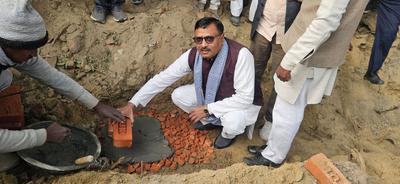 ग्राम रोहान (अंबियापुर, बदायूँ) में बारात घर बाउंड्री वॉल निर्माण कार्य का शिलान्यास, प्रदेश मंत्री डी.पी. भारती रहे मुख्य अतिथि