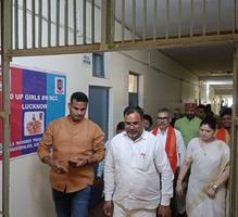 गोसाईंगंज के लाला महादेव प्रसाद वर्मा बालिका महा विद्यालय में “एक राष्ट्र एक चुनाव” को लेकर संगोष्टि का हुआ आयोजन