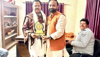 सचिन राम- मुजफ्फरपुर नगर के नव निर्वाचित विधायक श्री रंजन कुमार से की भेंट, जीत पर दी शुभकामनाएँ