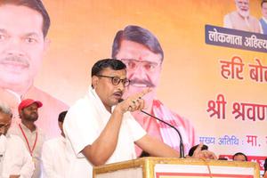 बदायूं दि पर्ल लॉन में आयोजित "श्री श्रवण कुमार सम्मान समारोह" में प्रदेश मंत्री डी.पी भारती जी हुए शामिल