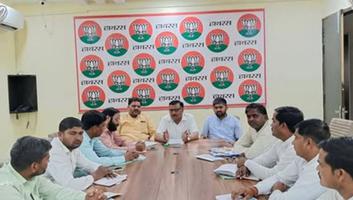 डी.पी भारती- हाथरस भाजपा जिला कार्यालय पर संगठनात्मक बैठक का हुआ आयोजन
