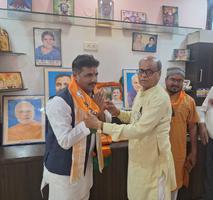 सूर्यमुनि तिवारी- मध्य प्रदेश सतना विधानसभा के मण्डल अटल बिहारी वाजपेई के भिन्न-भिन्न वार्डो में जाकर भाजपा सरकार बनाने का किया आग्रह