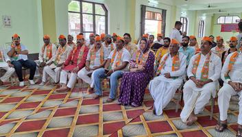 सूर्यमुनि तिवारी-   प्रधानमंत्री श्री नरेंद्र मोदी जी के मन की बात का 112 वें संस्करण को पार्टी पदाधिकारियों एवं कार्यकर्ताओं के साथ सुना