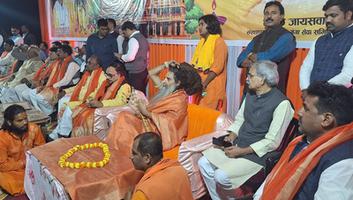 सूर्यमुनि तिवारी- चंदौली में आयोजित देव दीपावली गंगा महोत्सव में हुए शामिल