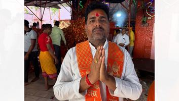 सूर्यमुनि तिवारी- मिर्जापुर में माँ अष्टभुजी देवी के दर्शन कर जनकल्याण की कामना की