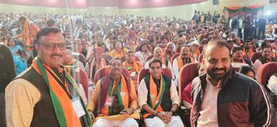 डॉ. राम मनोहर लोहिया विधि विश्वविद्यालय में आयोजित भाजपा प्रदेश अध्यक्ष एवं राष्ट्रीय परिषद सदस्य निर्वाचन समारोह में शामिल हुए प्रदेश मंत्री डी.पी. भारती