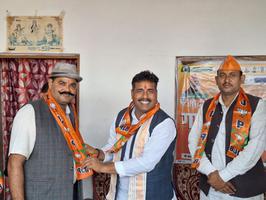 सूर्यमुनि तिवारी- मध्य प्रदेश सतना विधानसभा के मण्डल अटल बिहारी वाजपेई के भिन्न-भिन्न वार्डो में जाकर भाजपा सरकार बनाने का किया आग्रह