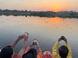 सूर्य नारायण जी की प्रथम किरण को हजारों लोगों द्वारा कुड़िया घाट पर मां गोमती में अर्घ्य देकर हिन्दू नववर्ष का किया स्वागत