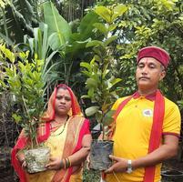वनों की कटाई को देखते हुए गुलाबचंद्र कुशवाहा जी ने सभीजनों को वृक्षारोपण करने के लिए किया प्रेरित