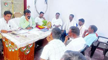 डॉ. संदीप सौरभ- धरहरा मोड़ स्थित शबरी भवन में जनसंवाद कार्यक्रम सुनीं लोगों की समस्याएँ