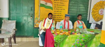 आयोजित नि:शुल्क स्वास्थय शिविर में 350 युवा बच्चों का किया गया स्वास्थ्य परीक्षण