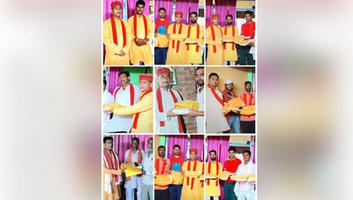 गुलाबचन्द्र कुशवाहा-  समाजसेवी ने कार्यकर्ताओं को अंग वस्त्र भेंट कर किया सम्मानित