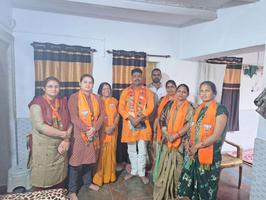 सूर्यमुनि तिवारी- मध्य प्रदेश की सतना विधानसभा के अटल बिहारी वाजपेई मंडल में महिला मोर्चा की प्रमुख कार्यकर्ताओं के साथ की  बैठक
