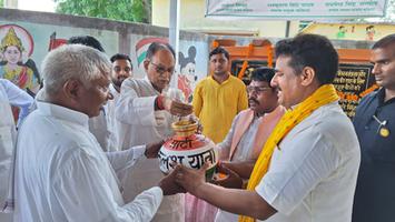 सूर्यमुनी तिवारी- 'मेरी माटी, मेरा देश' अभियान के अंतर्गत निकाली गयी कलश यात्रा में हुए शामिल