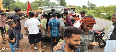 संकल्प के 2100 पौधे  में से गुलाबचंद्र कुशवाहा जी द्वारा  अब तक की सुरक्षित स्थानों पर 2097 पौधे लगाए जा चुके हैं.