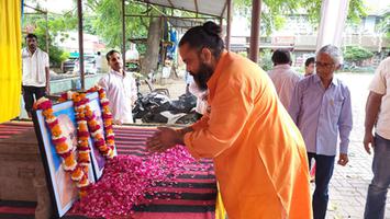 दिलीप श्रीवास्तव- श्री बालाजी शक्तिपीठ भूतनाथ इंदिरा नगर में राष्ट्रपिता महात्मा गांधी एवं लाल बहादुर शास्त्री जी को किया नमन