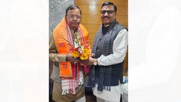 डी.पी.भारती- लखनऊ में पंकज चौधरी से  भेंटकर , प्रदेश अध्यक्ष पद के लिए प्रेषित की  शुभकामनाएं