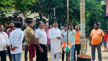 अनुराग पाण्डेय- स्वतंत्रता दिवस पर विभिन्न स्थानों पर ध्वजारोहण कर सभी जन को प्रेषित की बधाई