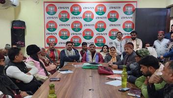 डी.पी भारती- भाजपा जिला कार्यालय पर आयोजित संगठनात्मक बैठक को मुख्य अतिथि के रूप में किया  सम्बोधित