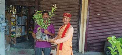 पर्यावरण संरक्षण को लेकर समाजसेवी गुलाबचन्द्र कुशवाहा जी  ने लोगों को किया जागरूक