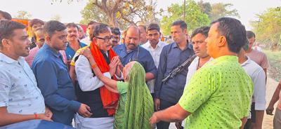सम्मेलन में भाजपा कार्यकर्ताओं को लोकसभा चुनावों में बढ़ चढ़कर भाग लेने के लिए सूर्यमुनि तिवारी जी ने दिया उपदेश