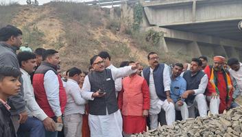 सूर्यमुनि तिवारी- चंदौली के विकास कार्यों को मिलेगी प्रगति, चंदौली के सांसद ने किया निरीक्षण