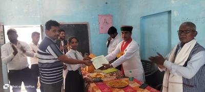 डॉ. भीमराव अंबेडकर बाल शिक्षा सदन बिलगांव और डी.आर पब्लिक स्कूल  बांदा में बच्चों का रिपोर्ट कार्ड वितरण समारोह कार्यक्रम में मुख्य अतिथि के रूप में गुलाबचन्द्र कुशवाहा जी हुए शामिल