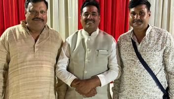 सूर्यमुनि तिवारी- रमना (वाराणसी) में गृह प्रवेश कार्यक्रम में शामिल हुए , विनोद तिवारी को दी शुभकामनाएं