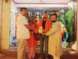 माता के पंडाल में सचिन राम जी उपस्थित होकर मां दुर्गा पूजा आयोजको को किया सम्मानित