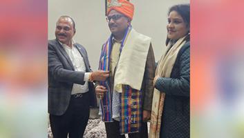 डी.पी भारती- भाजपा निवर्तमान जिलाध्यक्ष श्री गौरव आर्य जी की  बिटिया अनन्या को दी जन्मदिन की बधाई