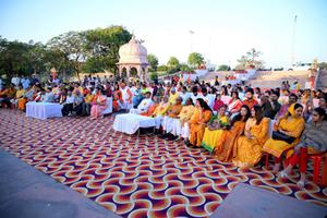 सूर्य नारायण जी की प्रथम किरण को हजारों लोगों द्वारा कुड़िया घाट पर मां गोमती में अर्घ्य देकर हिन्दू नववर्ष का किया स्वागत