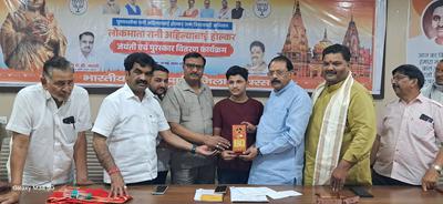 आयोजित जन्मोत्सव संगोष्ठी एवं पुरस्कार वितरण समारोह को  प्रदेश मंत्री  डी.पी भारती जी ने किया संबोधित