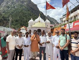 उत्तराखंड स्थित कई प्रसिद्ध धामों का सूर्यमुनि तिवारी जी ने प्राप्त किये दर्शन