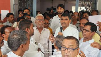 श्यामलाल जोकचंद्र- मल्हारगढ़ में किसानों की बर्बाद फसलों के मुआवजे के लिए फसल बीमा को लेकर राष्ट्रपति को सौपां ज्ञापन