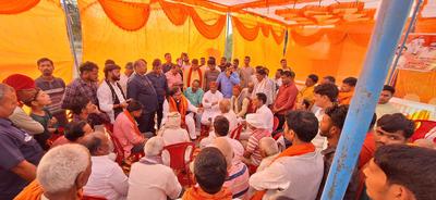 सम्मेलन में भाजपा कार्यकर्ताओं को लोकसभा चुनावों में बढ़ चढ़कर भाग लेने के लिए सूर्यमुनि तिवारी जी ने दिया उपदेश