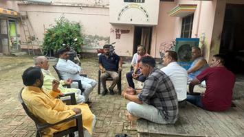सूर्यमुनि तिवारी-  गोपाल सिंह जी के निधन की खबर मिलते ही, शोकाकुल परिजनों से की मुलाकात