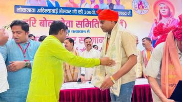 बदायूं दि पर्ल लॉन में आयोजित "श्री श्रवण कुमार सम्मान समारोह" में प्रदेश मंत्री डी.पी भारती जी हुए शामिल