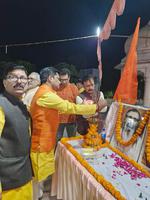 सूर्य नारायण जी की प्रथम किरण को हजारों लोगों द्वारा कुड़िया घाट पर मां गोमती में अर्घ्य देकर हिन्दू नववर्ष का किया स्वागत