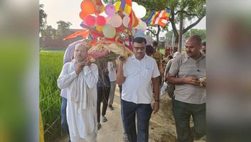 डी.पी भारती- श्रधेय राधेश्याम बौद्ध-प्रधानाचार्य जी की पूज्य माता जी के अंतिम संस्कार में सम्मिलित होकर अर्पित की श्रद्धांजलि